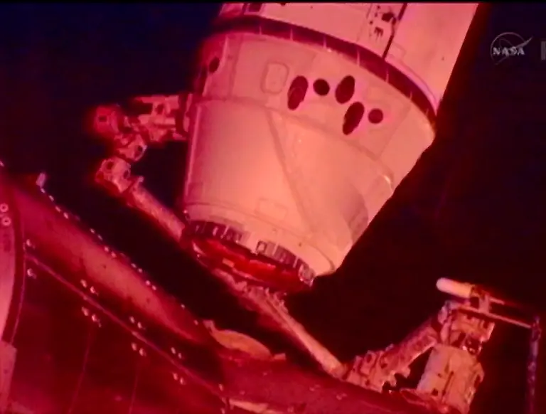 2012-05-25T173131Z-01-HOU18-RTRMDNP-3-SPACEX-DRAGON-ISS-JPG3824770868960190920