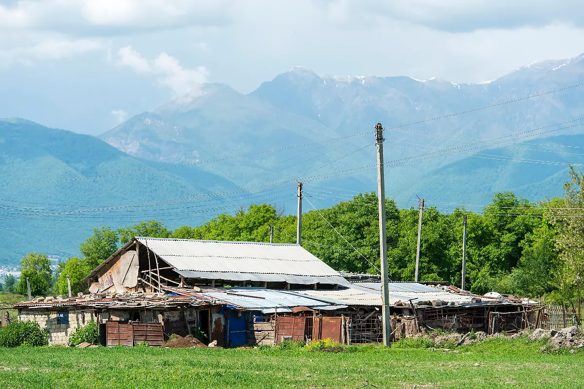 DI30209-20120520-jpg8355670990014687182