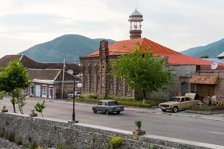 DI30211-20120520-jpg2392850611662859585