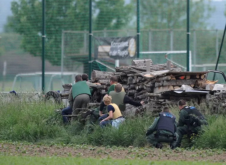 DI30409-20120522-jpg6480646913016935000