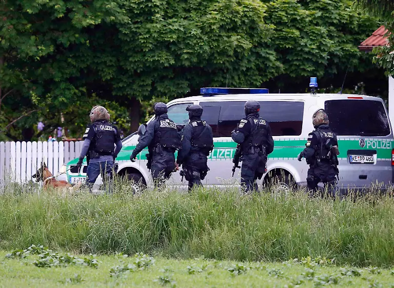 2012-05-22T170151Z-01-MDA16-RTRMDNP-3-GERMANY-SCHOOL-JPG5024243100814433366