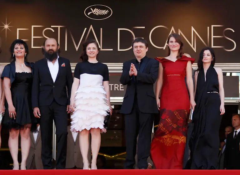 2012-05-19T134108Z-01-CAN197-RTRMDNP-3-CANNES-JPG6377749902833968604