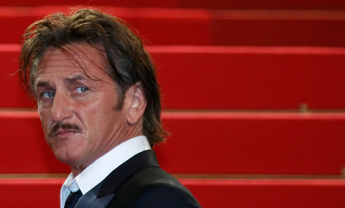 2012-05-18T205538Z-01-CAN396-RTRMDNP-3-CANNES-JPG631226163129799761