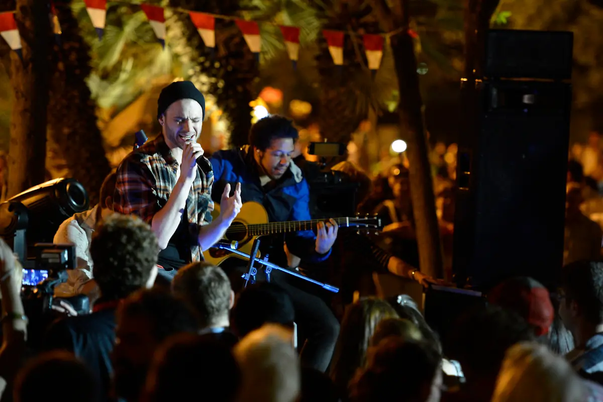 DI30037-20120521-jpg961760256571329431