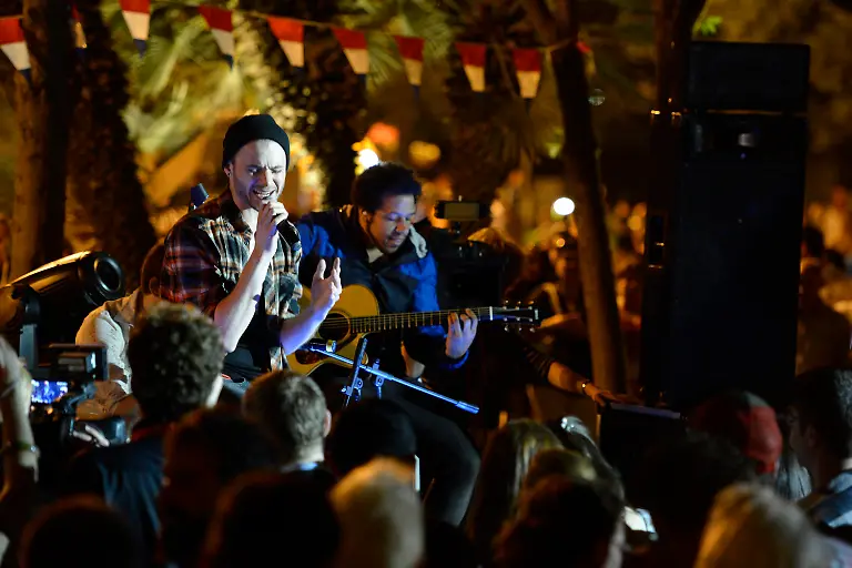 DI30037-20120521-jpg961760256571329431