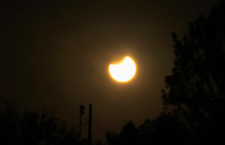 2012-05-21T054923Z-01-MA911-RTRMDNP-3-ECLIPSE-JPG6657327409542292638