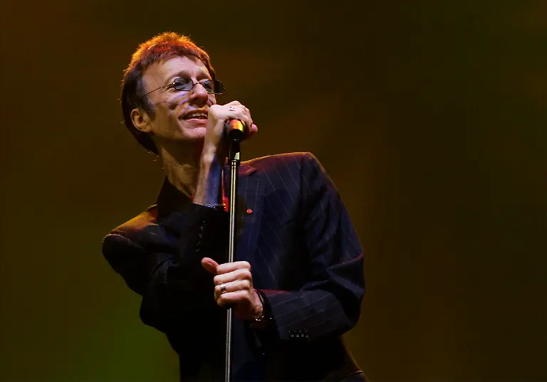 2012-05-21T025012Z-01-TOR406-RTRMDNP-3-US-ROBINGIBB-DEATH-JPG1556927325759664445