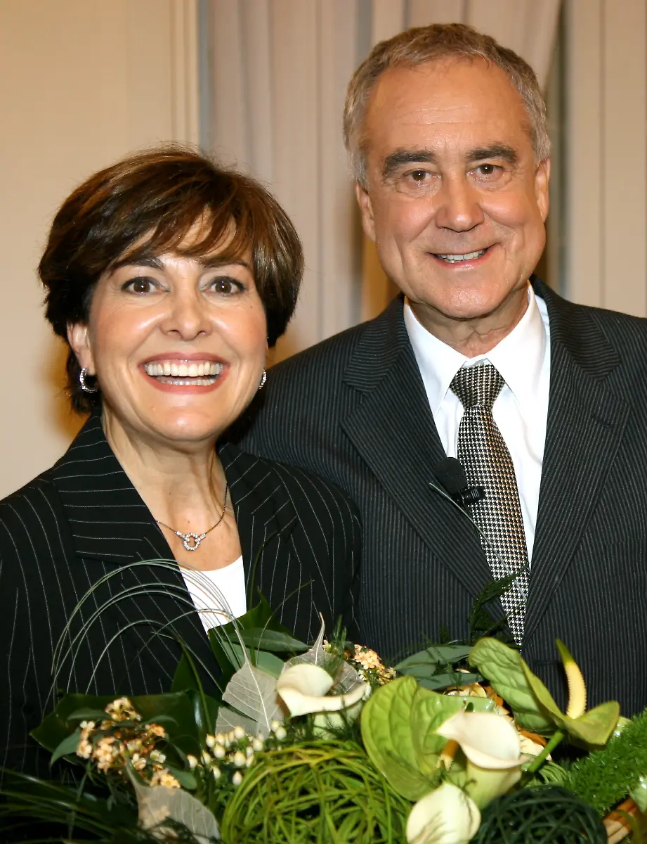 DI30133-20120519-jpg9166247293248312107