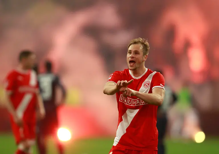 2012-05-15T212519Z-01-INA16-RTRMDNP-3-SOCCER-GERMANY-JPG6661901772693917212