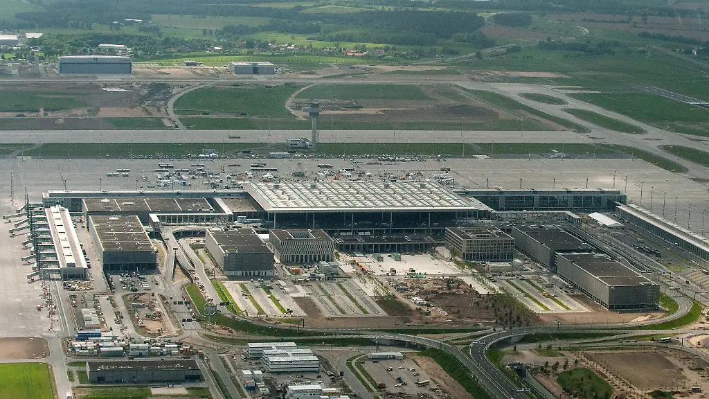 DI30083-20120514-jpg2871565171699104690