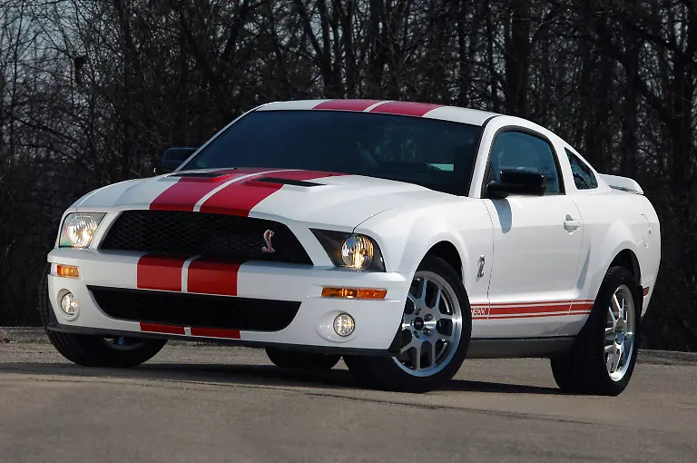 07GT500-wht-rs-02