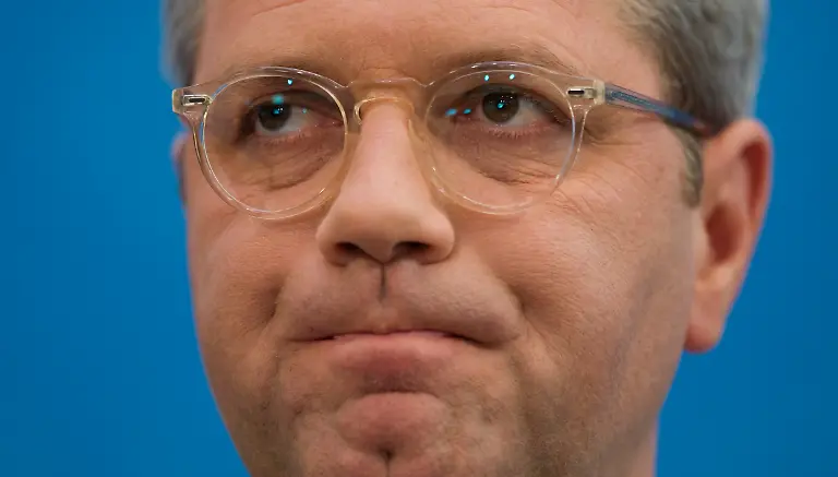 DI30299-20120514-jpg3482701104347975748