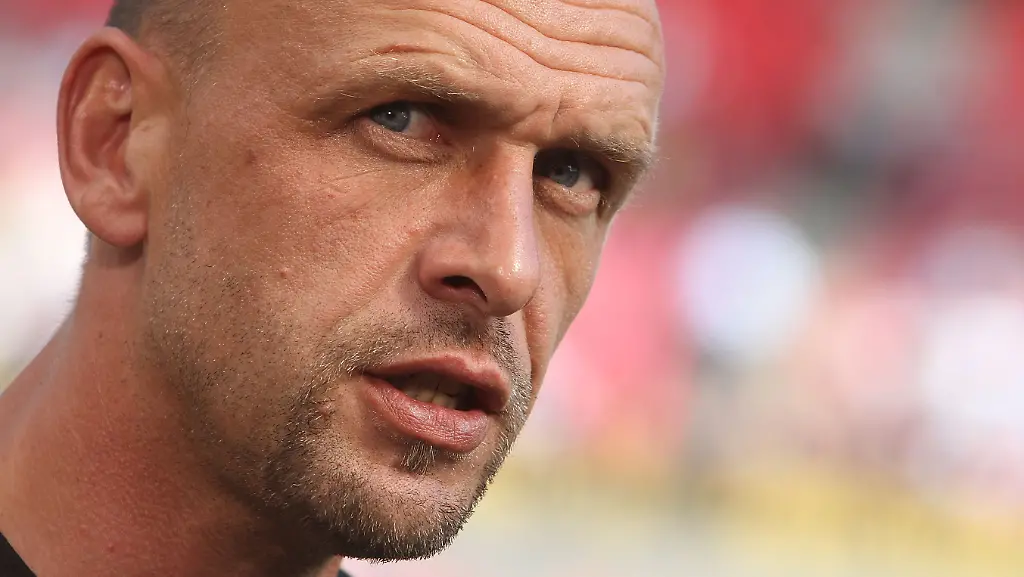 DI30075-20120511-jpg745546935930012566