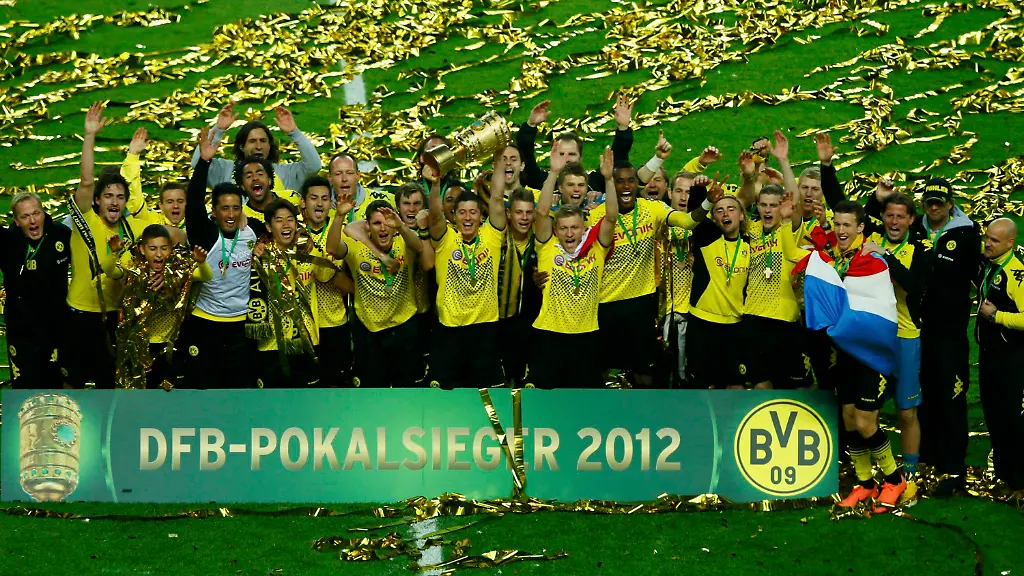 2012-05-12T204847Z-01-MDJ90-RTRMDNP-3-SOCCER-GERMANY-JPG4006081805664640107