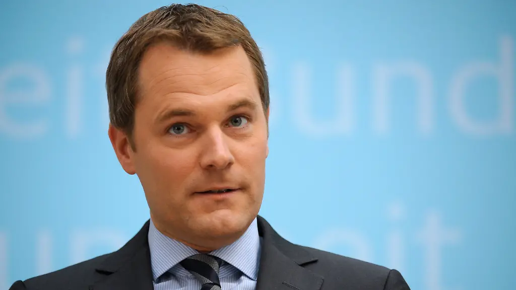 DI20370-20120510-jpg3184030115616898916