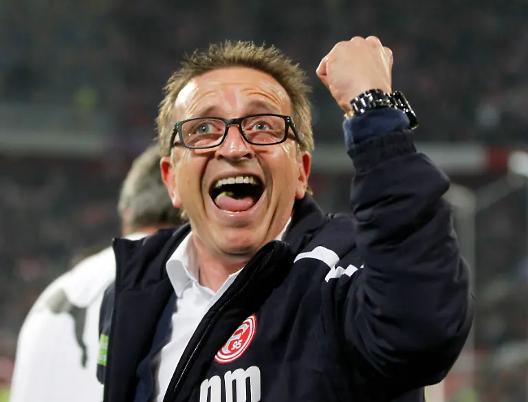 DI30200-20120508-jpg6144567605911394931