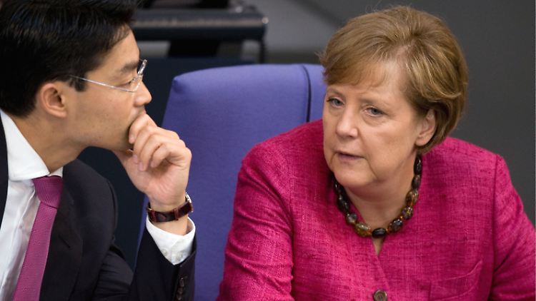 Merkel hat FDP-Chef Rösler die Steuersenkung versprochen. Die Länderchefs der CDU allerdings nicht.