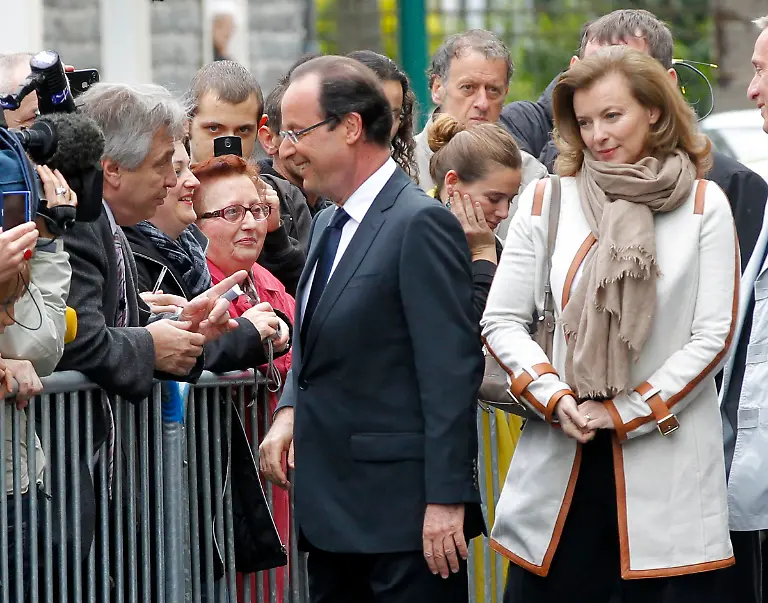 2012-05-06T112148Z-01-JNA53-RTRMDNP-3-FRANCE-ELECTION-JPG5983716533918922856
