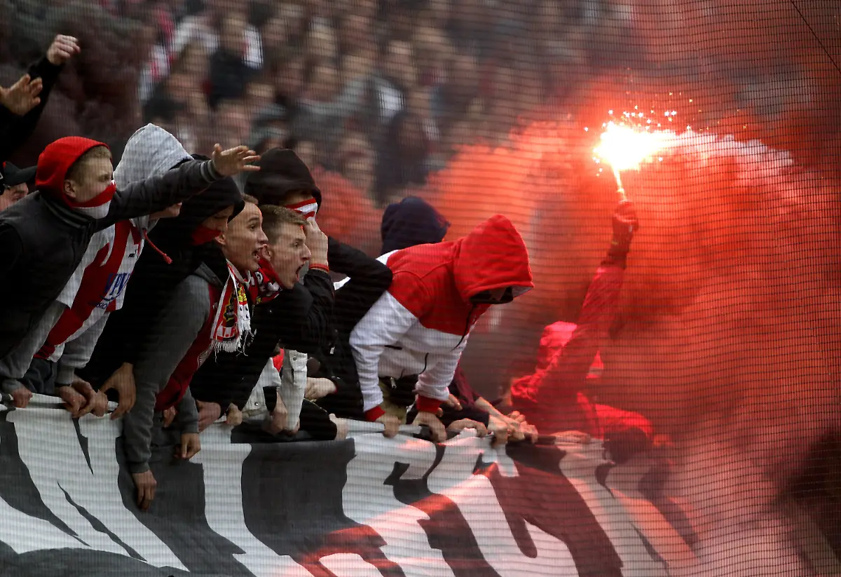 34lu1840-jpg3015494083341533681