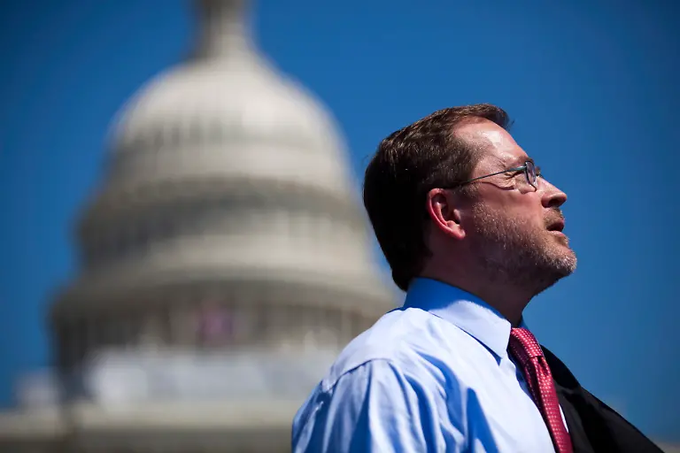 Grover-Norquist-Der-Steuer-Schreck-setzt-sich-mit-seiner-Organisation-seit-Jahren-fuer-Steuersenkungen-ein-und-kettet-vor-allem-Republikaner-mit-einem-entsprechenden-Versprechen-an-sich-Macht-mit-einem-Millionen-Budget-Wahlkampf-und-kann-das-politische-Schicksal-von-Kandidaten-entscheiden