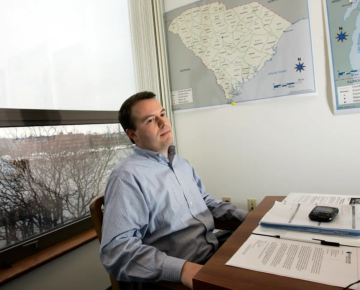 Matt-Rhoades-Erst-36-Jahre-alt-und-schon-Romneys-Wahlkampfmanager-Arbeitete-bereits-bei-der-Wahl-2008-fuer-Romney-durchwuehlte-vorher-fuer-George-W-Bush-die-Dreckwaesche-von-dessen-Gegnern-Gilt-als-extrem-medienscheu-und-hoch-professionell-Hat-beste-Verbindungen-zum-konservativen-Mega-Blogger-Matt-Drudge