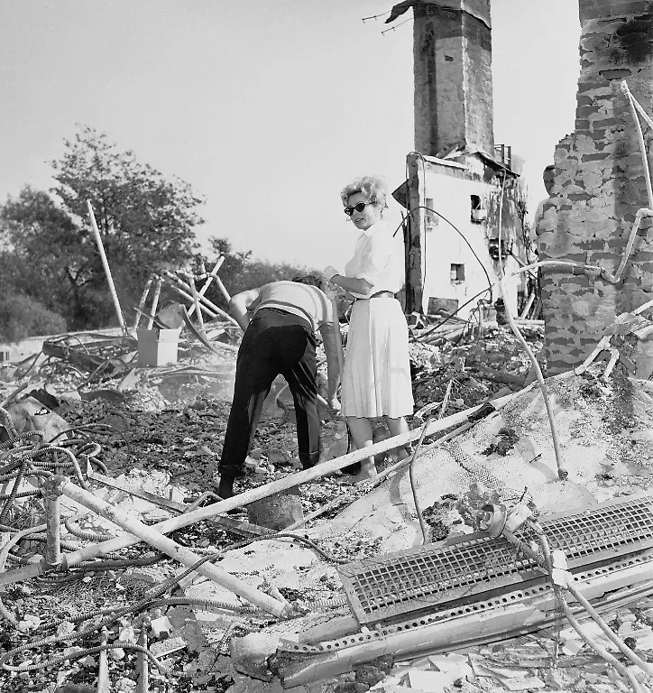 AP6111080161-7130799826161952488