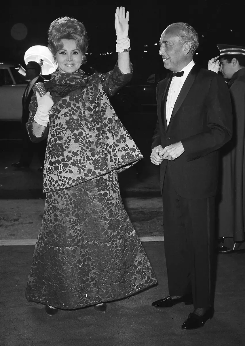 AP631107031-8397712699055796223