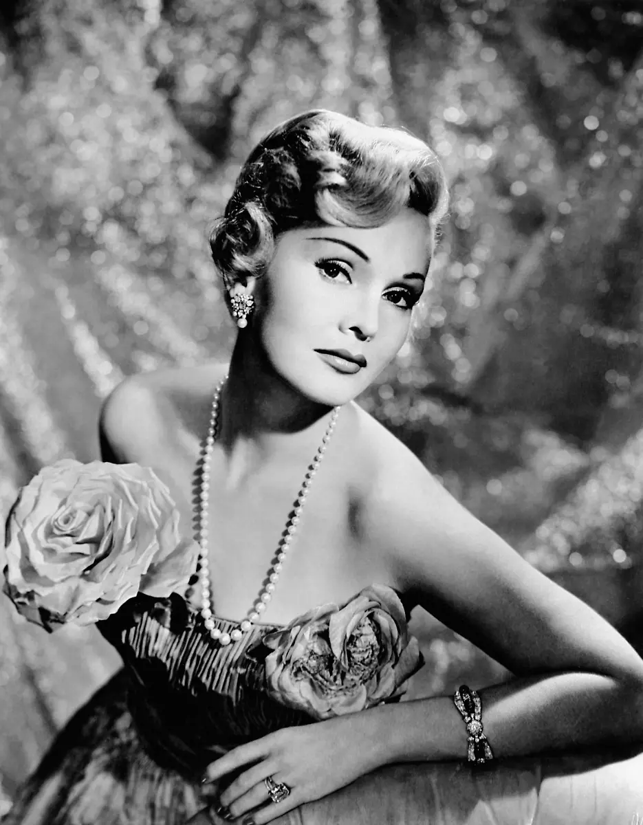 9429912-872897933686339552