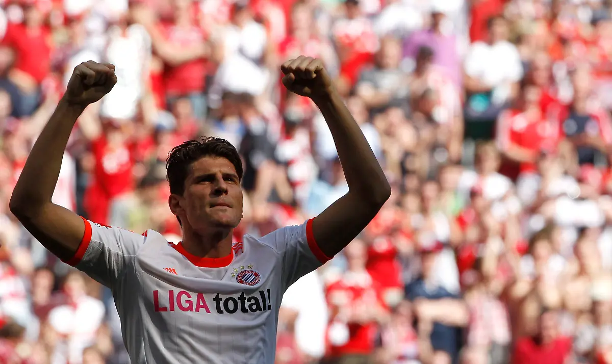 2012-04-28T142553Z-01-REH09-RTRMDNP-3-SOCCER-GERMANY-JPG9076299396444480148