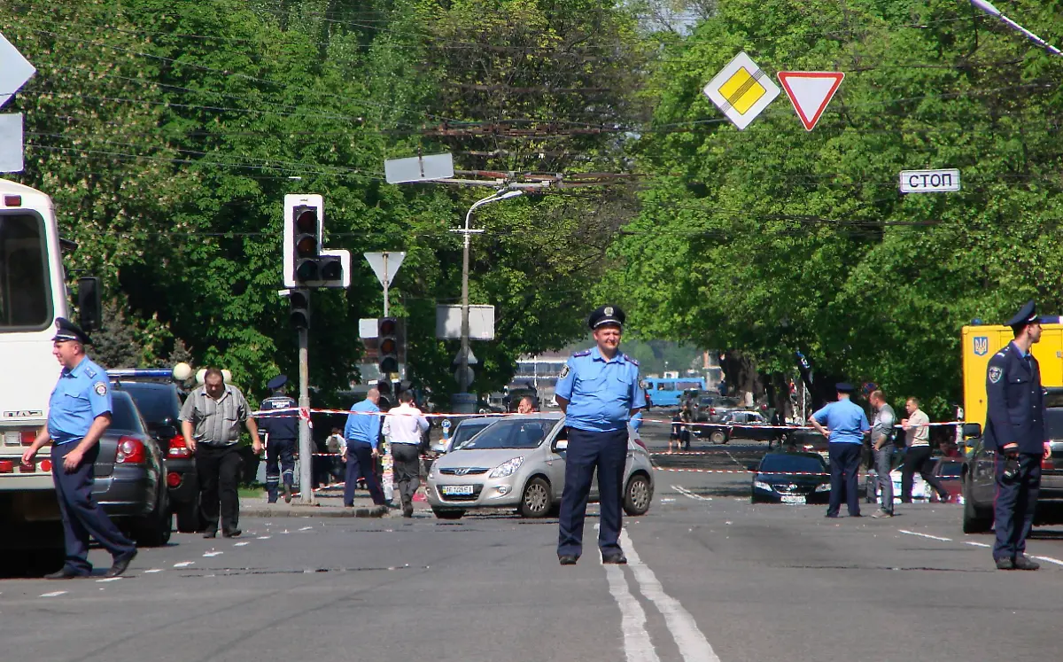 2012-04-27T121445Z-01-DNE08-RTRMDNP-3-UKRAINE-BLASTS-JPG3099151040567703771
