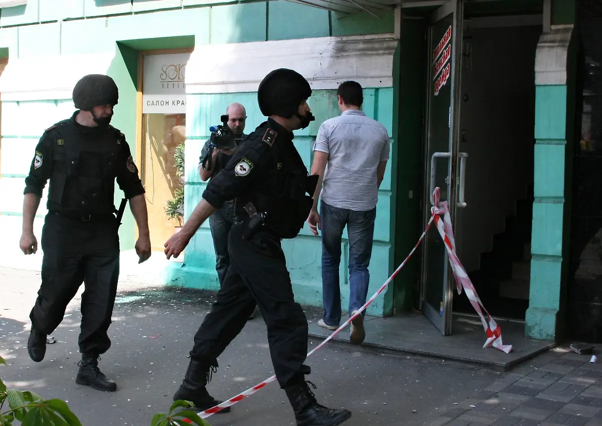 2012-04-27T110050Z-01-DNE03-RTRMDNP-3-UKRAINE-BLASTS-JPG4076381131668083214