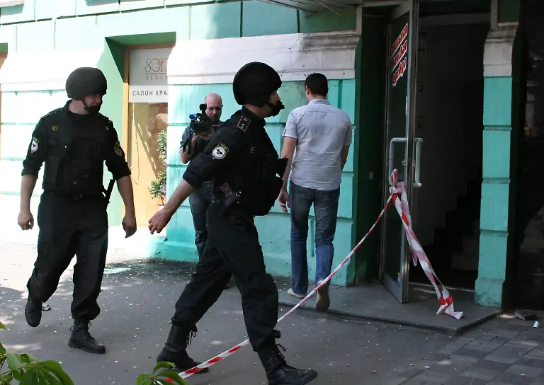 2012-04-27T110050Z-01-DNE03-RTRMDNP-3-UKRAINE-BLASTS-JPG4076381131668083214