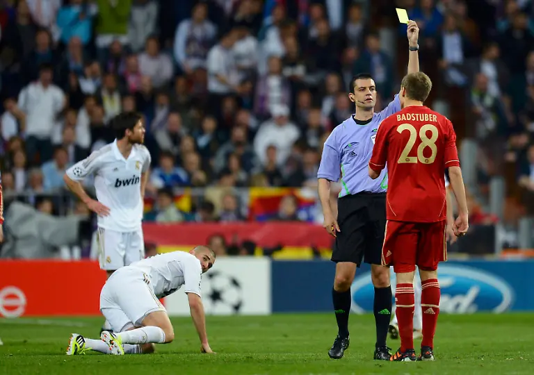 2012-04-25T210025Z-01-IMP32-RTRMDNP-3-SOCCER-CHAMPIONS-JPG7366793552183575549