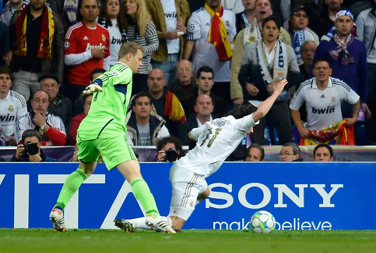 2012-04-25T211423Z-01-IMP33-RTRMDNP-3-SOCCER-CHAMPIONS-JPG3504236356016959340