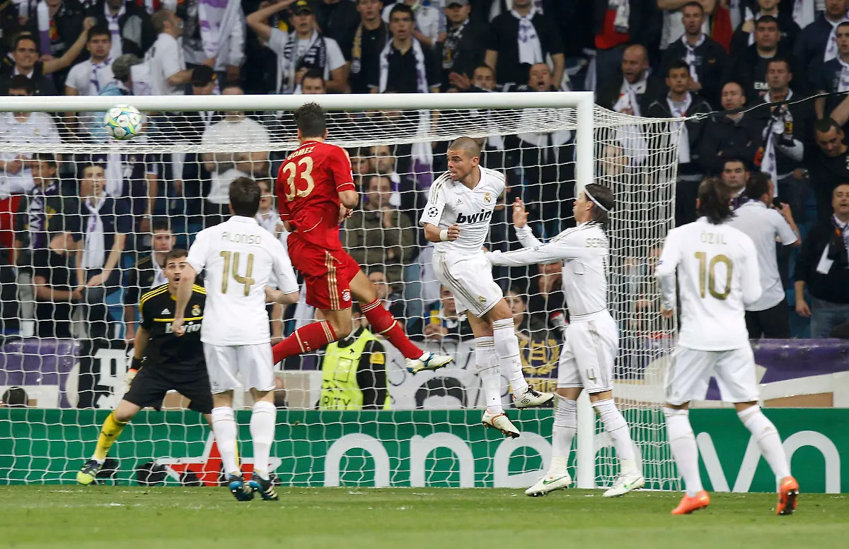 2012-04-25T195425Z-01-IMP21-RTRMDNP-3-SOCCER-CHAMPIONS-JPG4993597469985896587