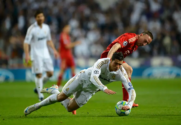 2012-04-25T205225Z-01-MDJ38-RTRMDNP-3-SOCCER-CHAMPIONS-JPG4554686056549982656