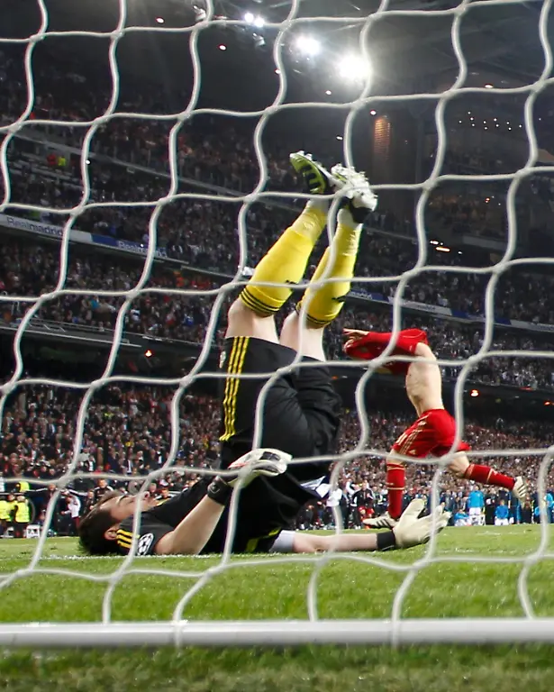 2012-04-25T220223Z-01-IMP56-RTRMDNP-3-SOCCER-CHAMPIONS-JPG6841935991101617446