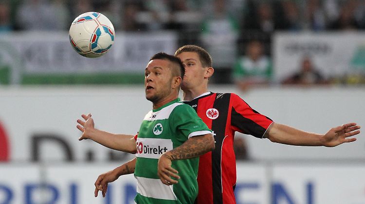 Die Eintracht drehte erst in der zweiten Hälfte auf.