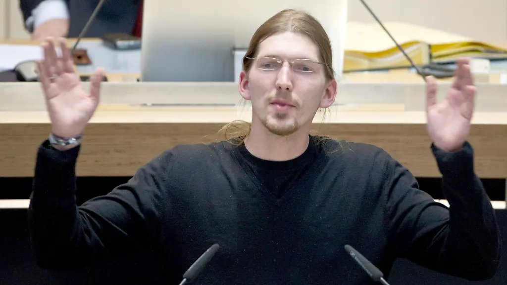 34c50242-jpg6388533133626384194