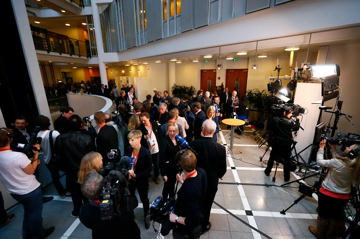 2012-04-16T091222Z-01-FAB03-RTRMDNP-3-NORWAY-TRIAL-JPG7411989410474429499