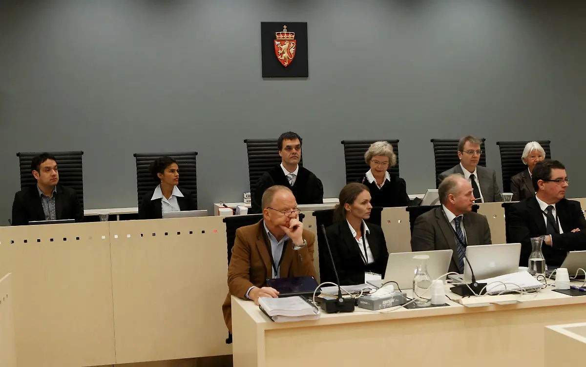 2012-04-16T071940Z-01-CVI113-RTRMDNP-3-NORWAY-TRIAL-JPG7490177797929477784