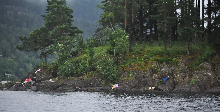 DI20038-20120413-jpg3806397937147449547