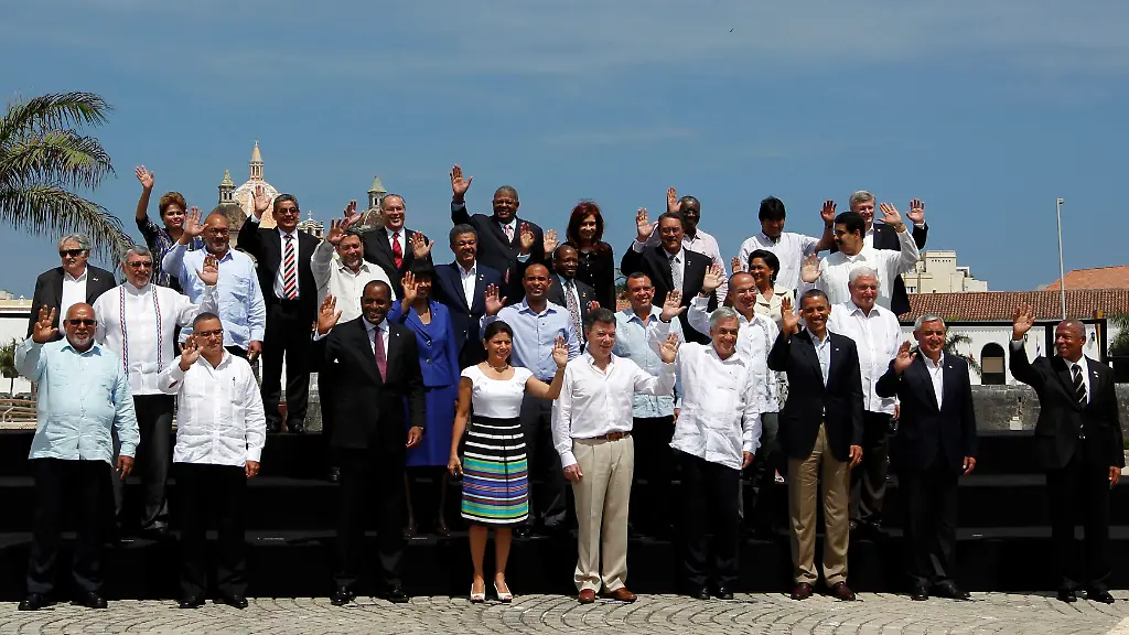 2012-04-15T185002Z-01-CTG130-RTRMDNP-3-AMERICAS-SUMMIT-JPG8289240314355310277