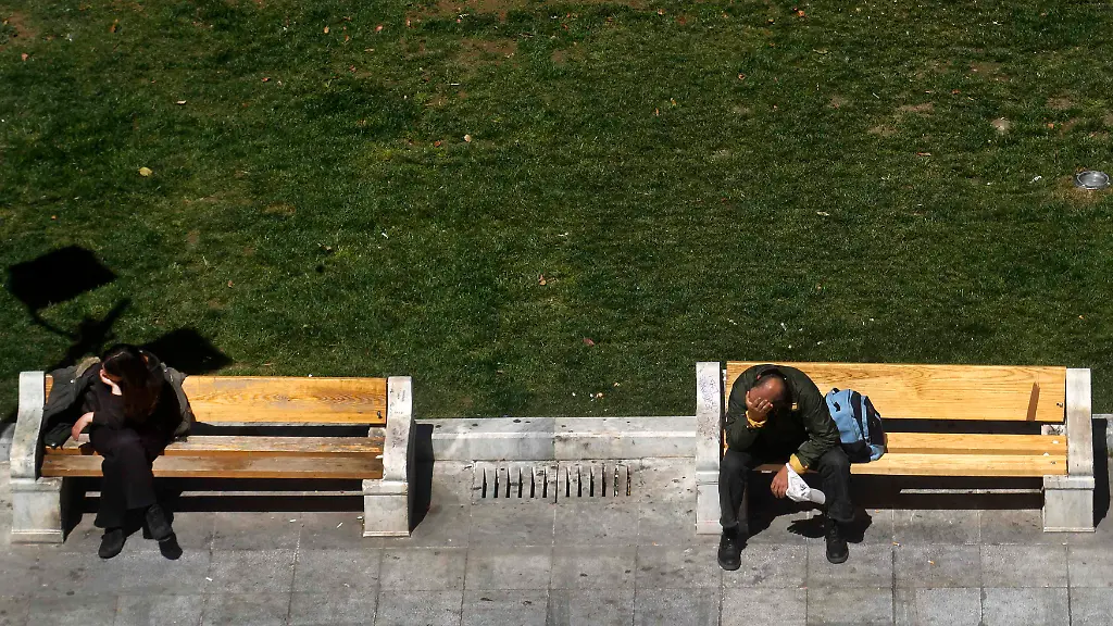 2012-04-12T124212Z-01-YAN01-RTRMDNP-3-GREECE-UNEMPLOYMENT-JPG8638799002122908603