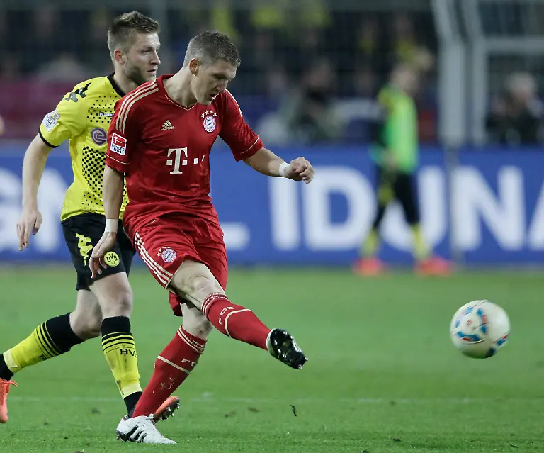 2012-04-11T192857Z-01-WR13-RTRMDNP-3-SOCCER-GERMANY-JPG28522748726998394