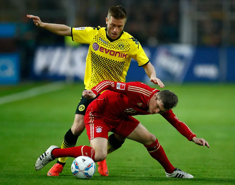 2012-04-11T181344Z-01-KAI02-RTRMDNP-3-SOCCER-GERMANY-JPG3127399412948569296