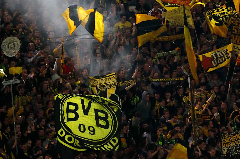 2012-04-11T202829Z-01-ROR15-RTRMDNP-3-SOCCER-GERMANY-JPG7902778547894146858