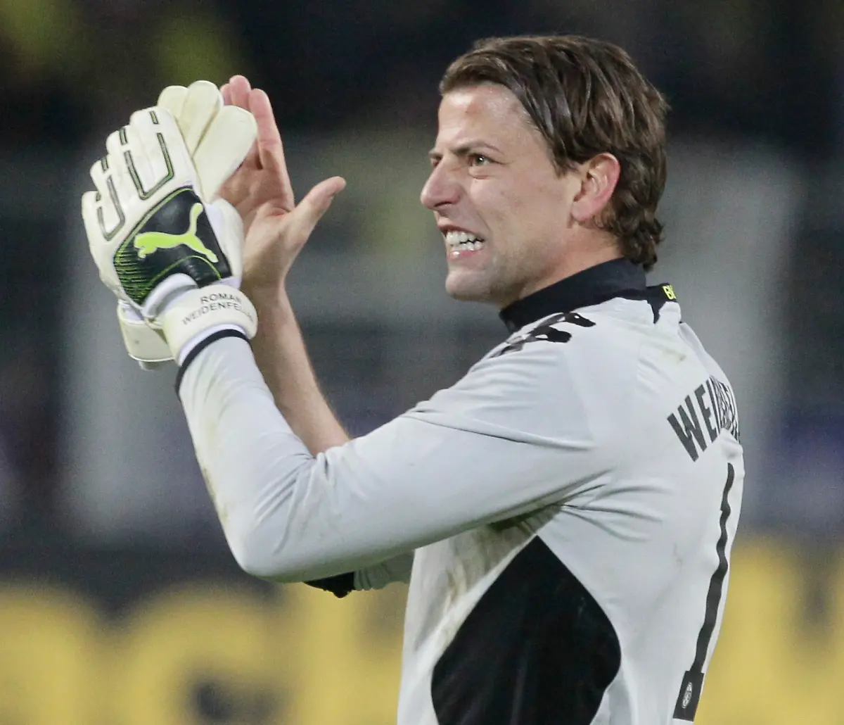 2012-04-11T202515Z-01-WR28-RTRMDNP-3-SOCCER-GERMANY-JPG8237687312920285489