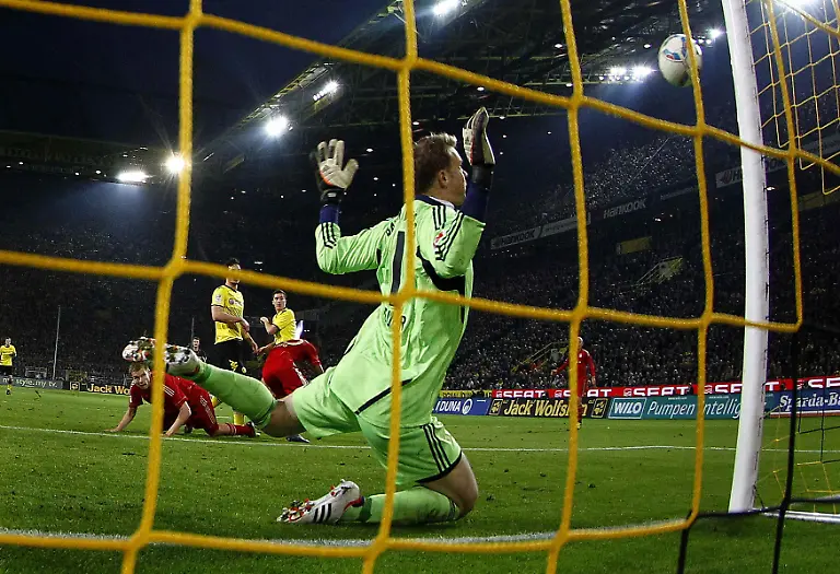 2012-04-11T185938Z-01-KAI10-RTRMDNP-3-SOCCER-GERMANY-JPG7821126793058417900