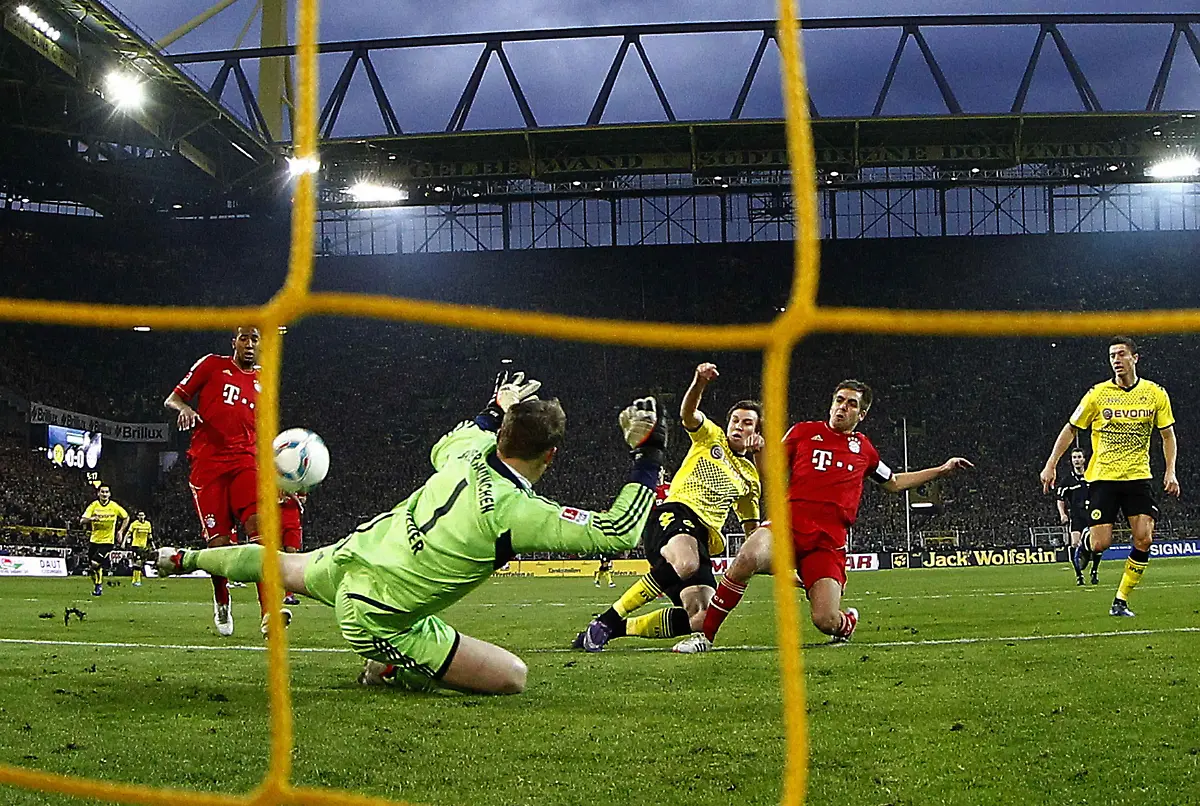 2012-04-11T185831Z-01-KAI09-RTRMDNP-3-SOCCER-GERMANY-JPG215237567659327983